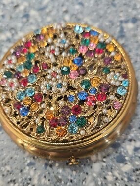 Dorset Fifth Avenue Multicolor Crystal Floral Gold Compact